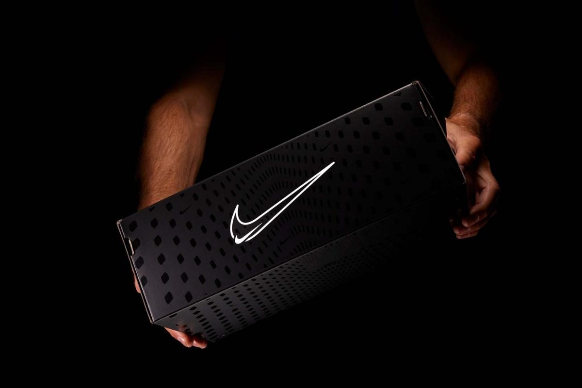 Nike ra mắt giày đá bóng Phantom Ultra Venom